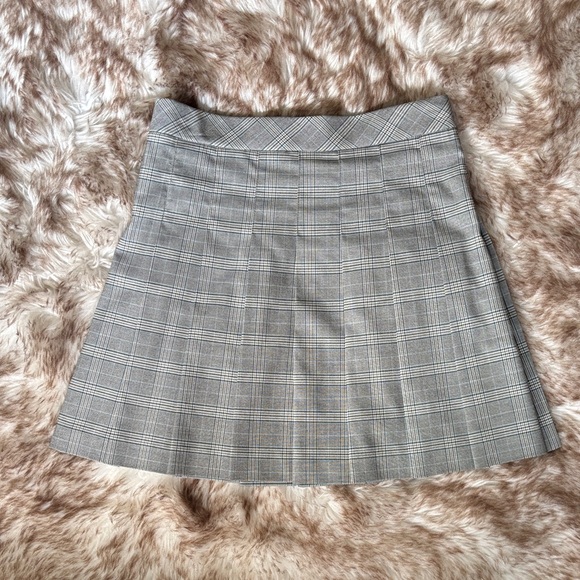 Uniqlo Gray Checkered Mini Skirt - Picture 1 of 3